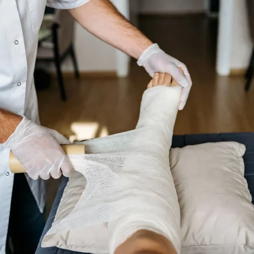 گچ گیری و باز کردن گچ در منزل در مشهد